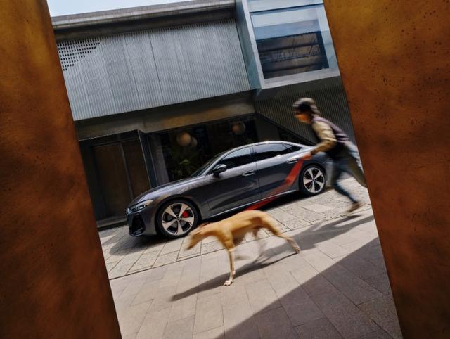 一汽奥迪A5L底盘由RS团队调校，适配中国路况-有驾