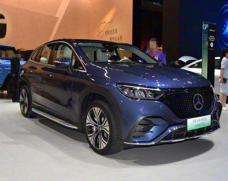 _销量环比增长659%，奔驰电车要“站”起来了？_销量环比增长659%，奔驰电车要“站”起来了？