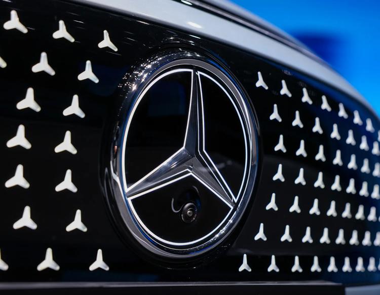 销量环比增长659%，奔驰电车要“站”起来了？__销量环比增长659%，奔驰电车要“站”起来了？