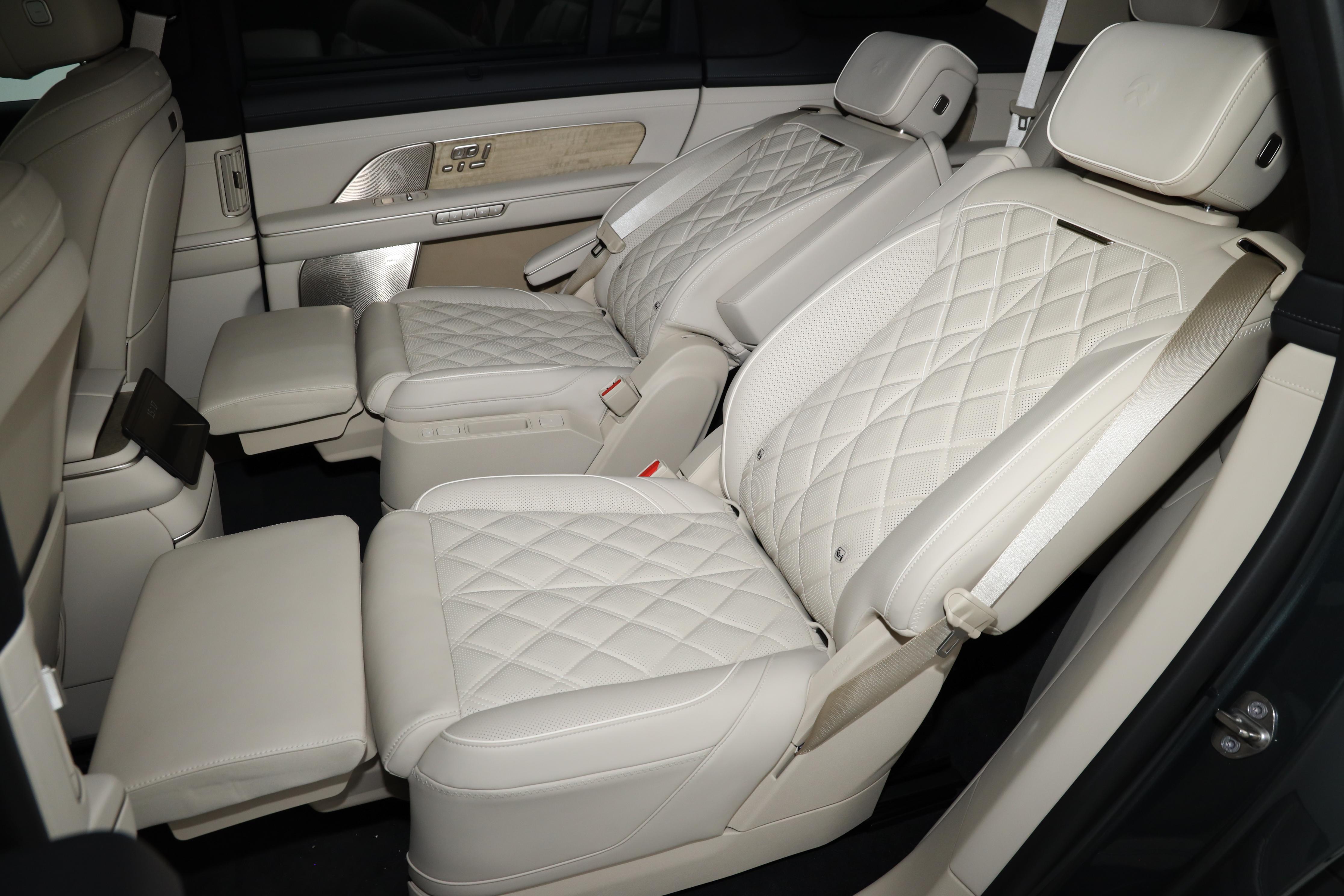 蔚来ES8_蔚来ES8 2026款六座行政豪华版 900V高压架构 3分钟换电