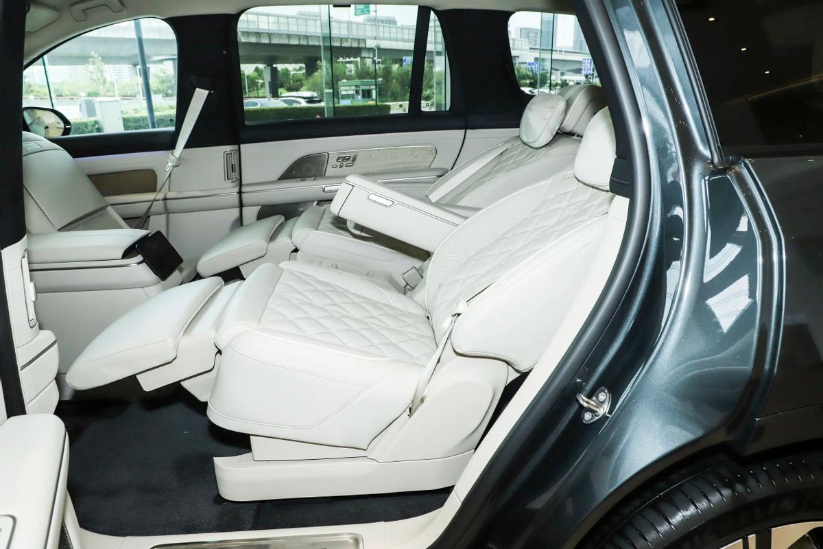 2026款蔚来ES8真实感受_900V高压平台纯电SUV体验_蔚来ES8