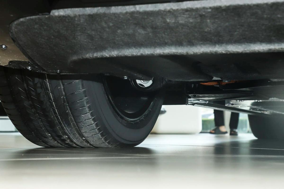 900V高压平台纯电SUV体验_2026款蔚来ES8真实感受_蔚来ES8