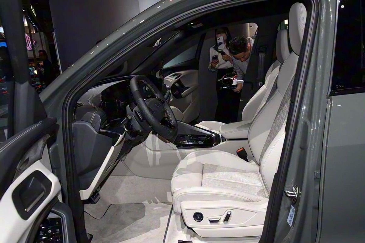 奥迪雷达控制盒在哪里__奥迪雷达模块在哪